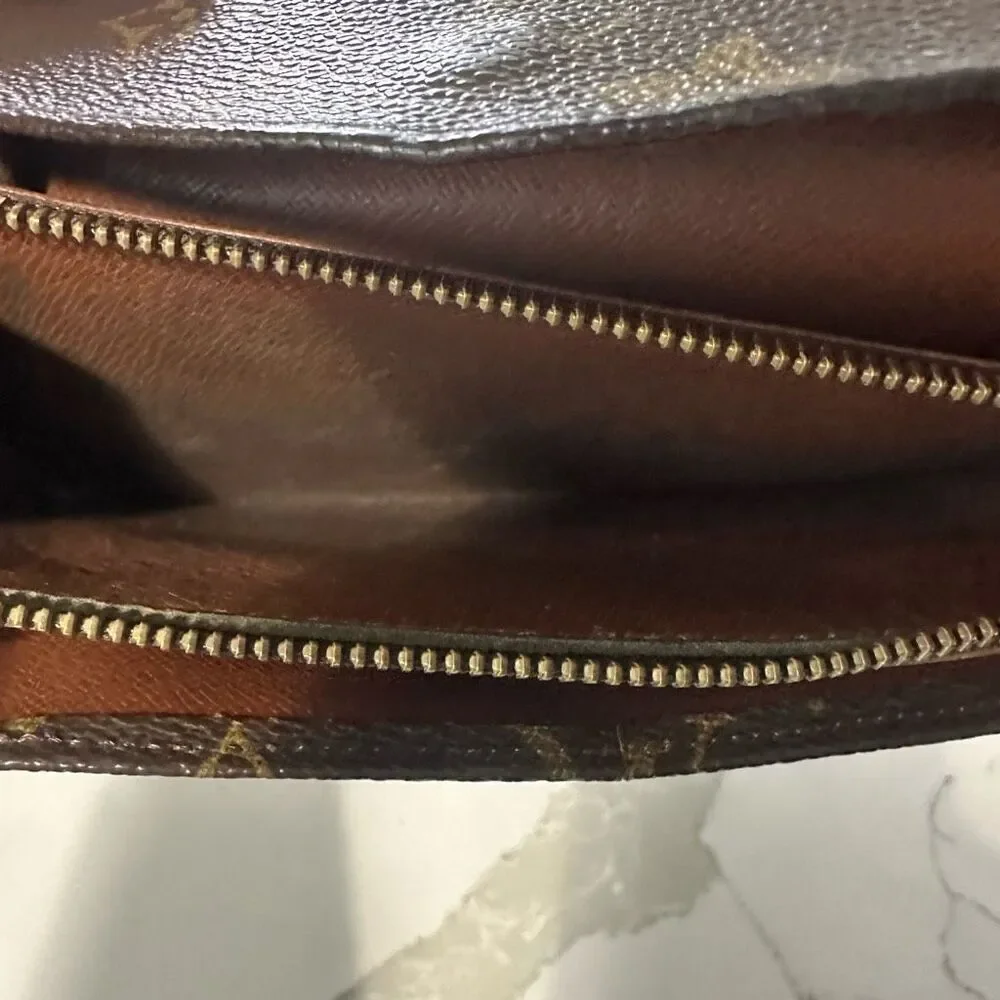 Vintage Louis Vuitton Monogram Sarah Wallet - Picture 9 of 14